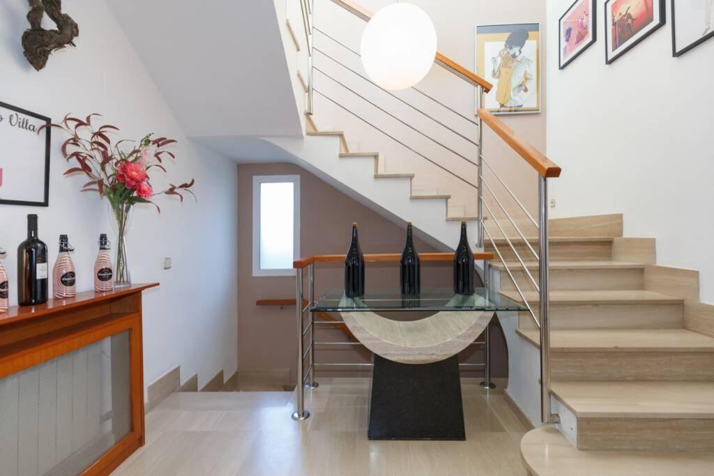 Villa Wine Experience Cambrils - Wine, Art & Games Exterior photo