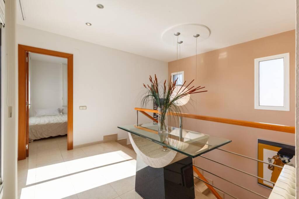 Villa Wine Experience Cambrils - Wine, Art & Games Exterior photo